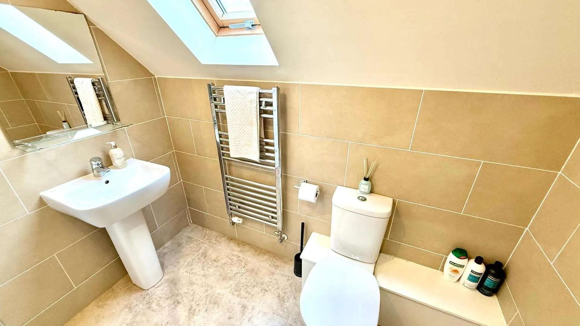 Torwood Townhouse - Free Parking And Contractor Friendly 0*, Edinburgh