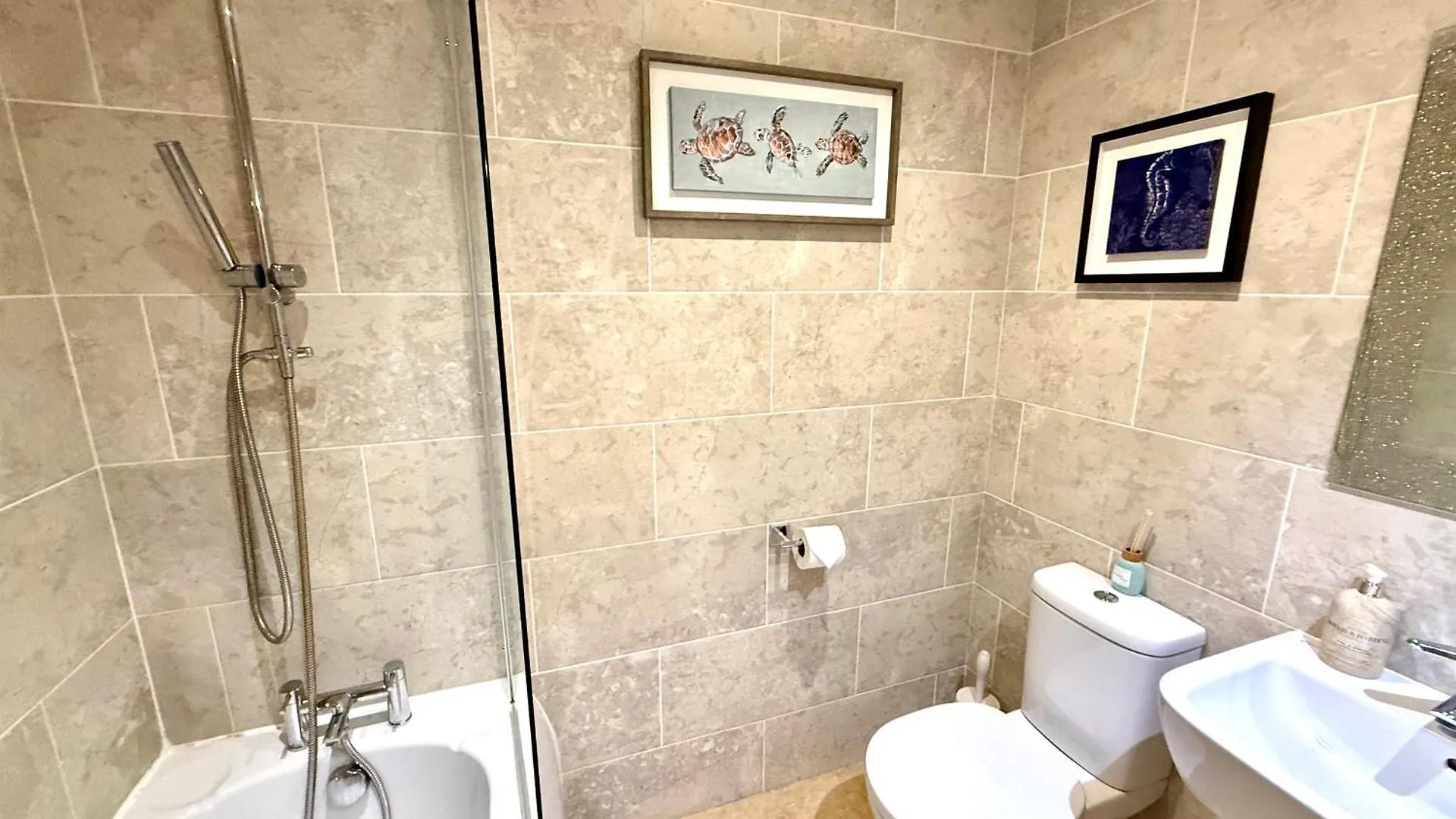 Torwood Townhouse - Free Parking And Contractor Friendly